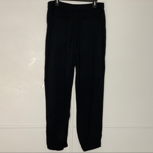 Halogen Relaxed Cropped Pants in Black - Picture 5 of 10